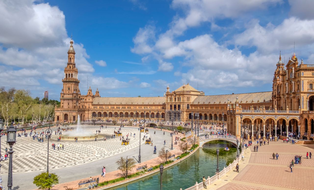 hero-img-01 Captivating view of Plaza de España, a must-visit landmark in Seville, Spain.